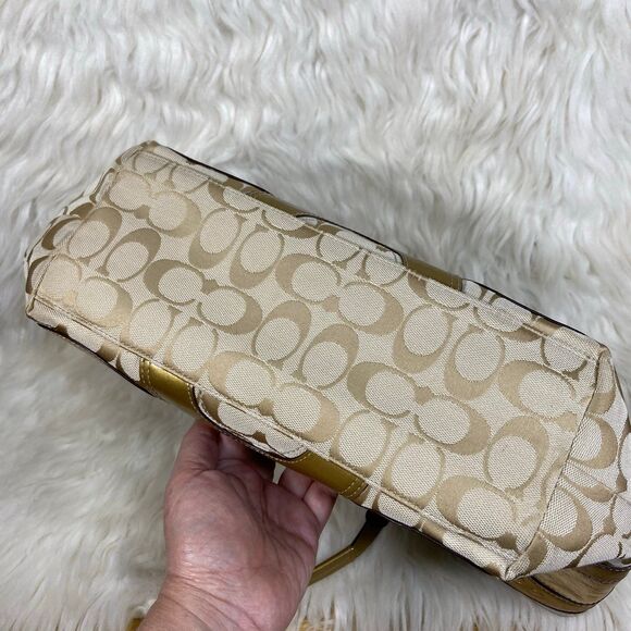 Coach Tote Bag - Picture 7 of 9